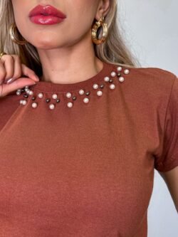 Blusa Marrom com Strass